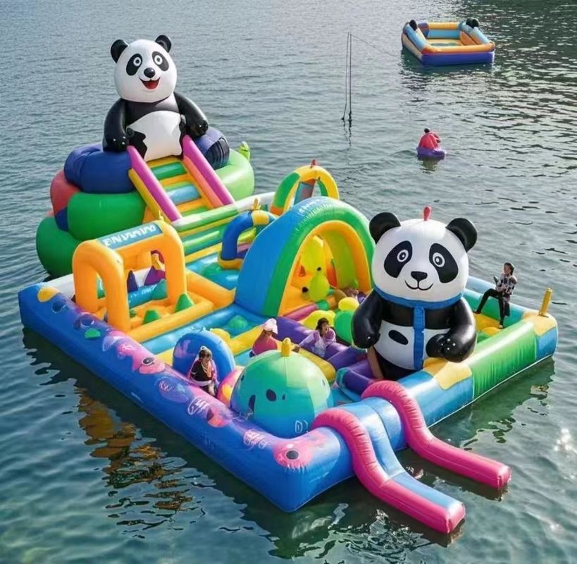 Commercieel springhuis opblaasbaar kasteel voor kinderen waterpark spel panda waterslide